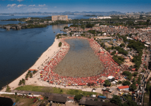 Riesenpool von Ramos/Tárcia Oreste/Catraca-Livre.png